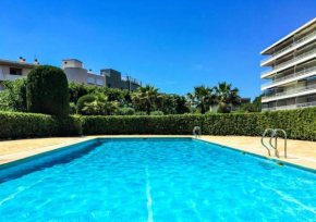 Grand appartement pour 6 pers dans une résidence de standing avec piscine à 2 pas de la plage et du centre ville